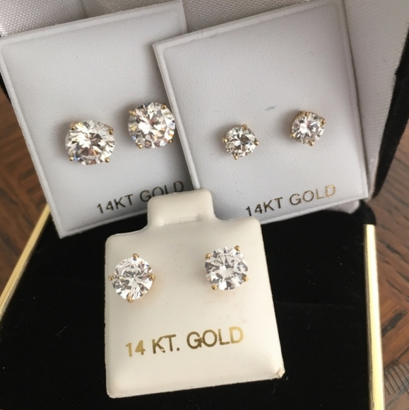 Neiman Marcus Jewelry - 14k Solid Yellow Gold Round Solitaire Diamond Earrings